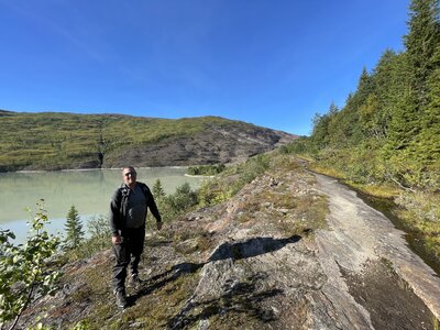 Pim is making his way up the shores of Svartisvatnet