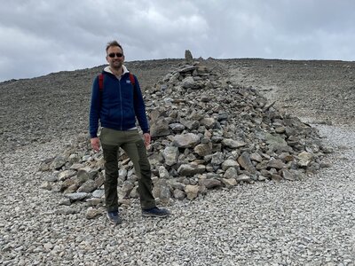 Paul is at Veslfjellet (1743m / 5718ft), our highest point today