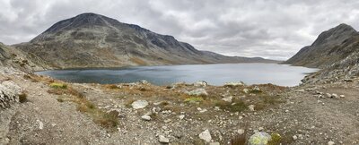 Lake Bessvatnet (1373m / 4505ft) where we have lunch