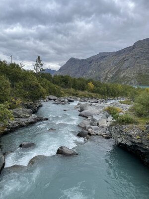 Waterfall at the tail of Memurubudalen